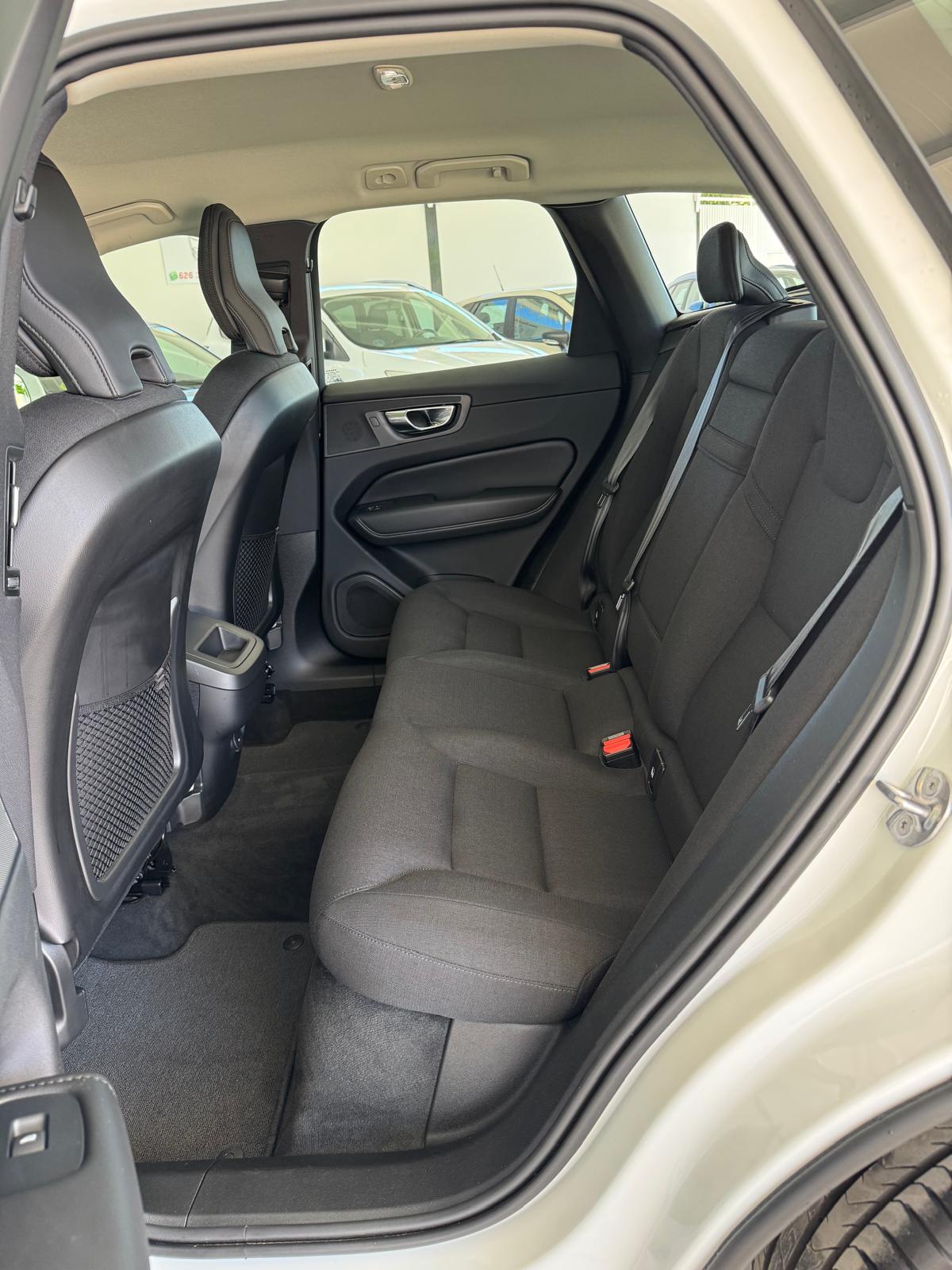 VOLVO XC60 MHEV B4 197CV Aut Híbrido / Diesel “ECO”