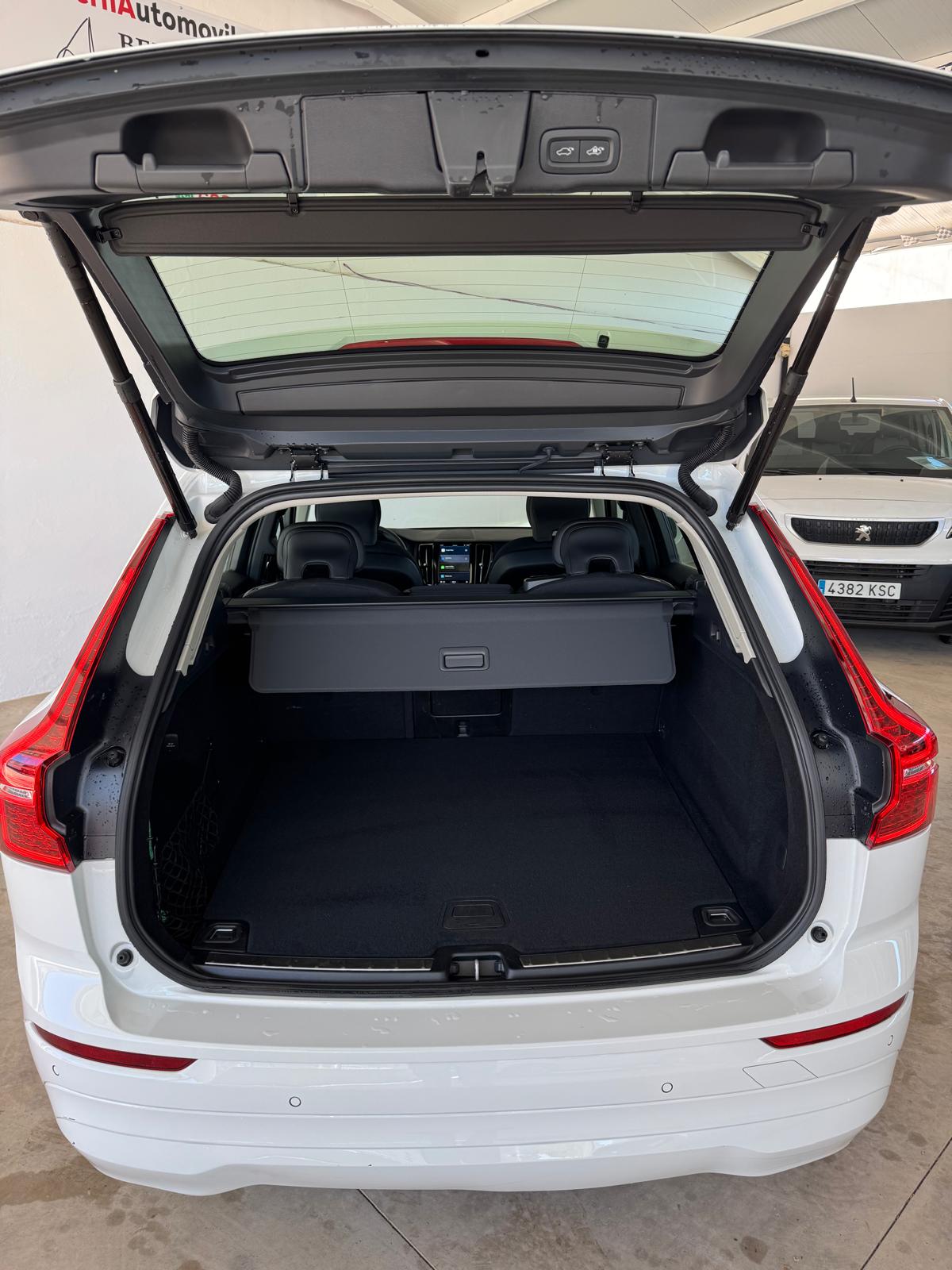 VOLVO XC60 MHEV B4 197CV Aut Híbrido / Diesel “ECO”