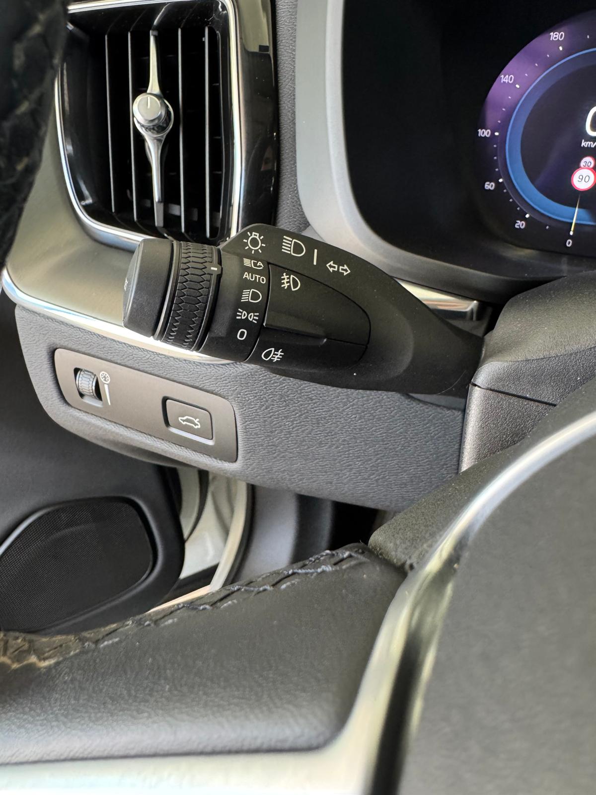 VOLVO XC60 MHEV B4 197CV Aut Híbrido / Diesel “ECO”