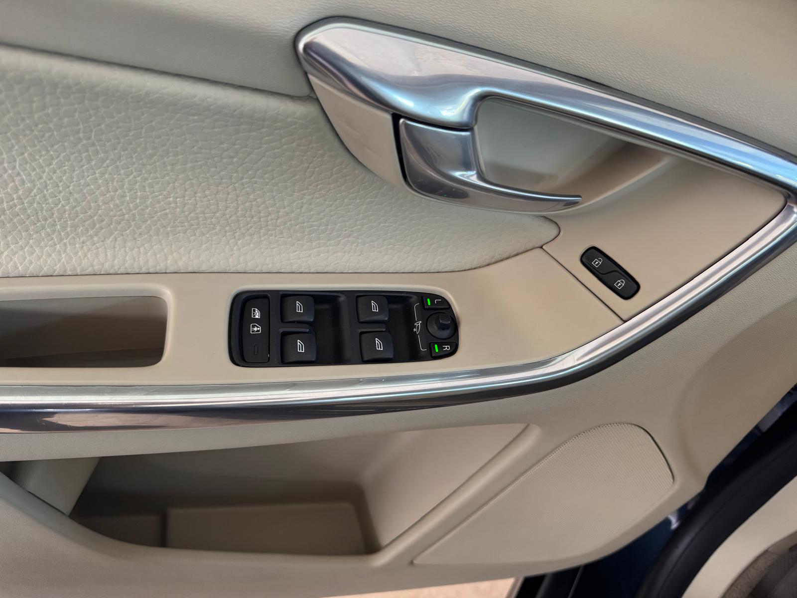 VOLVO XC60 2.0 D3 136Cv Automático