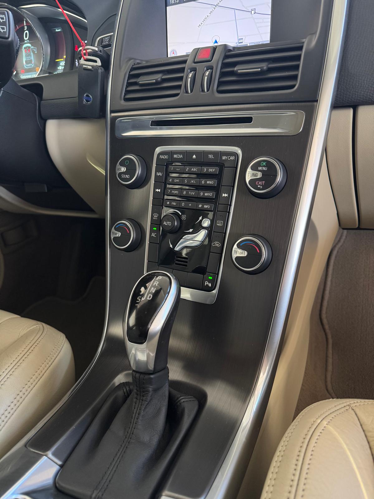 VOLVO XC60 2.0 D3 136Cv Automático