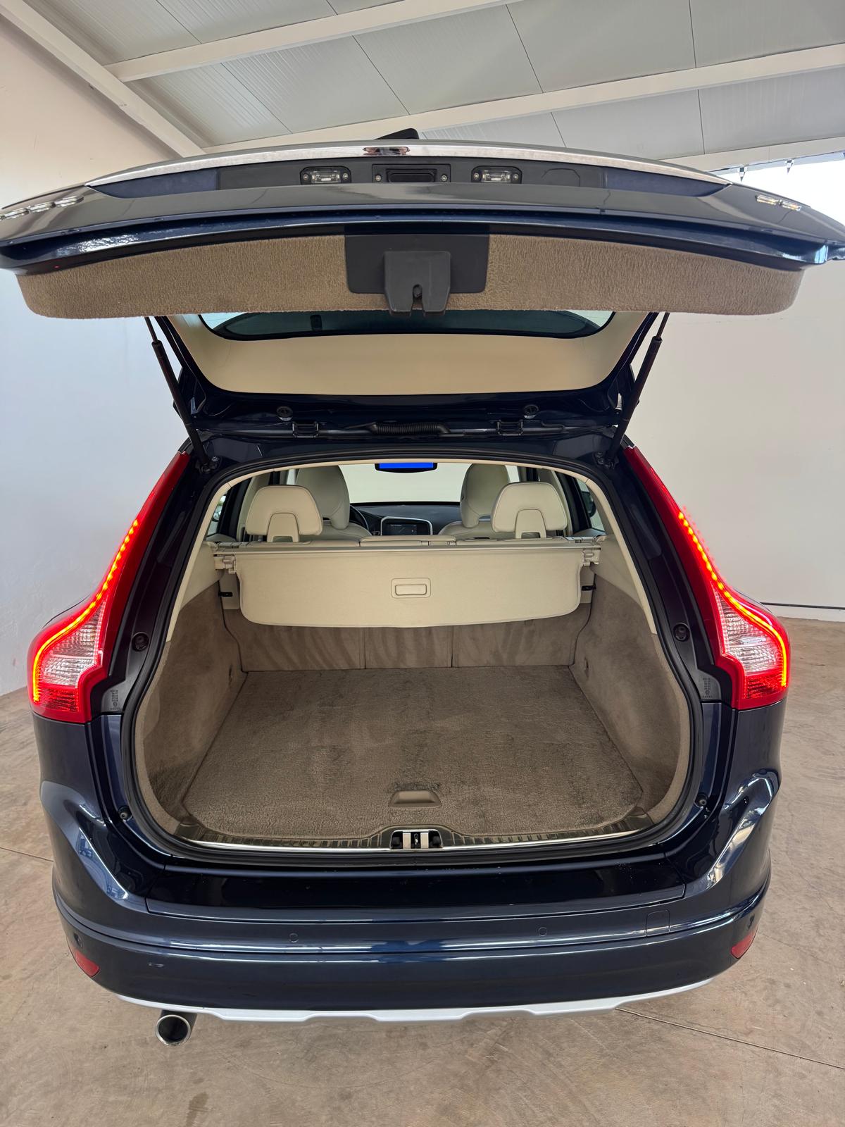 VOLVO XC60 2.0 D3 136Cv Automático