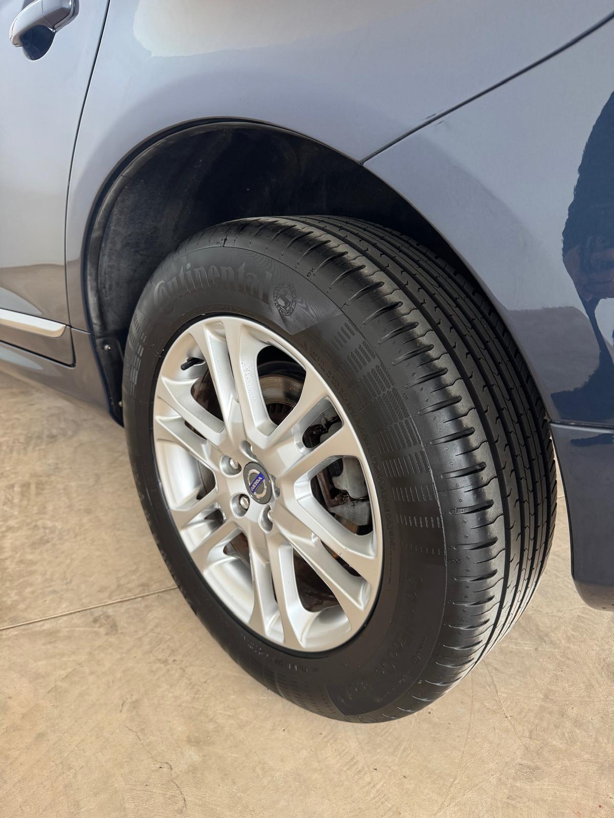 VOLVO XC60 2.0 D3 136Cv Automático