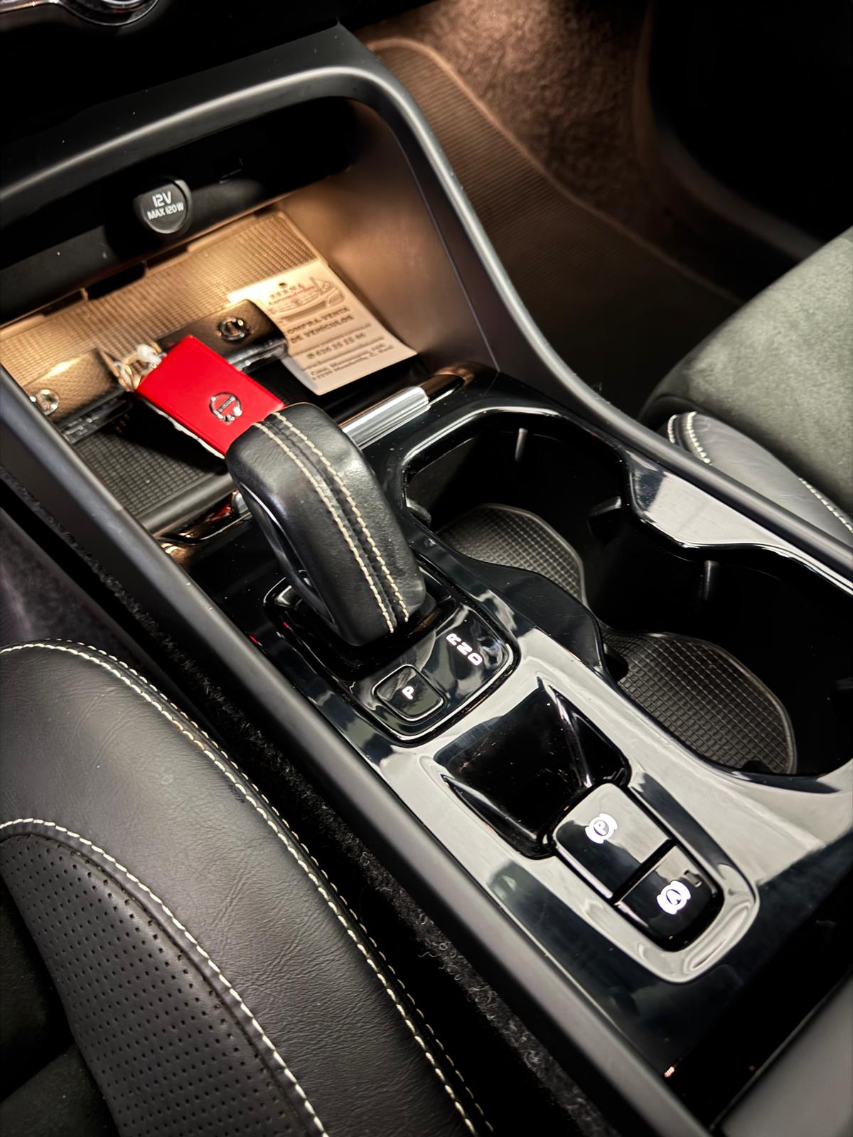 VOLVO XC40 R-DESIGN 2.0 D4 190CV AWD Automático