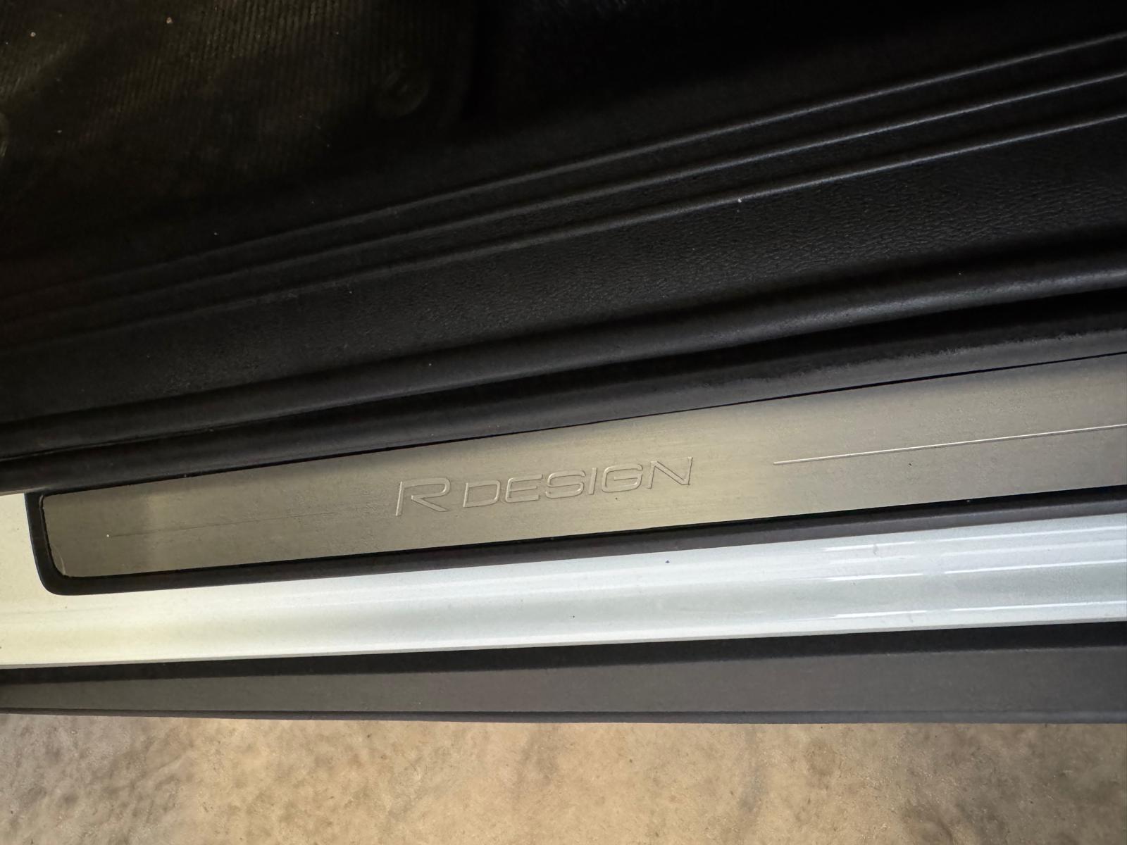 VOLVO XC40 R-DESIGN 2.0 D4 190CV AWD Automático