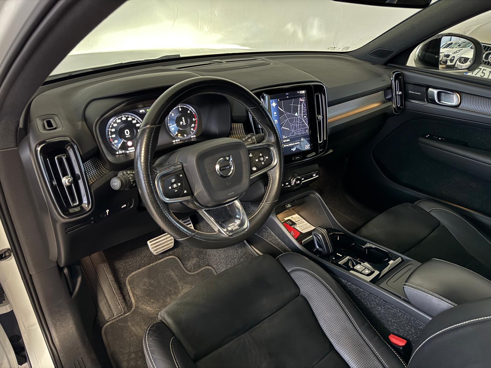 VOLVO XC40 R-DESIGN 2.0 D4 190CV AWD Automático