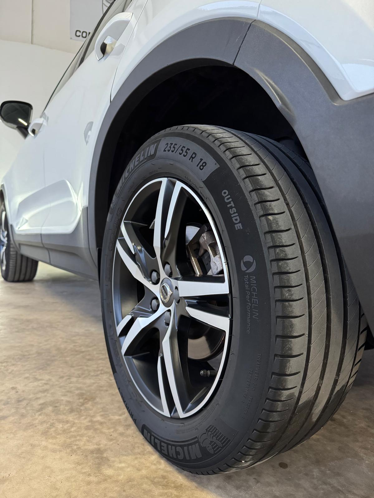 VOLVO XC40 R-DESIGN 2.0 D4 190CV AWD Automático