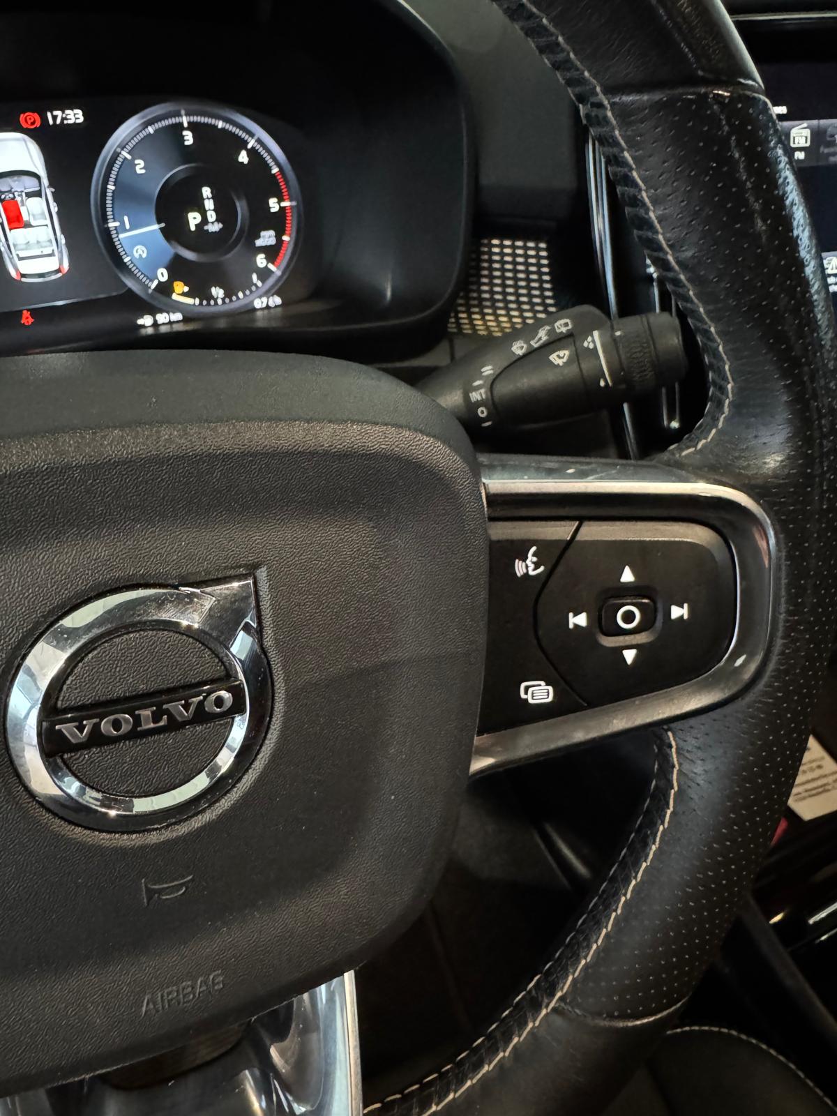 VOLVO XC40 R-DESIGN 2.0 D4 190CV AWD Automático