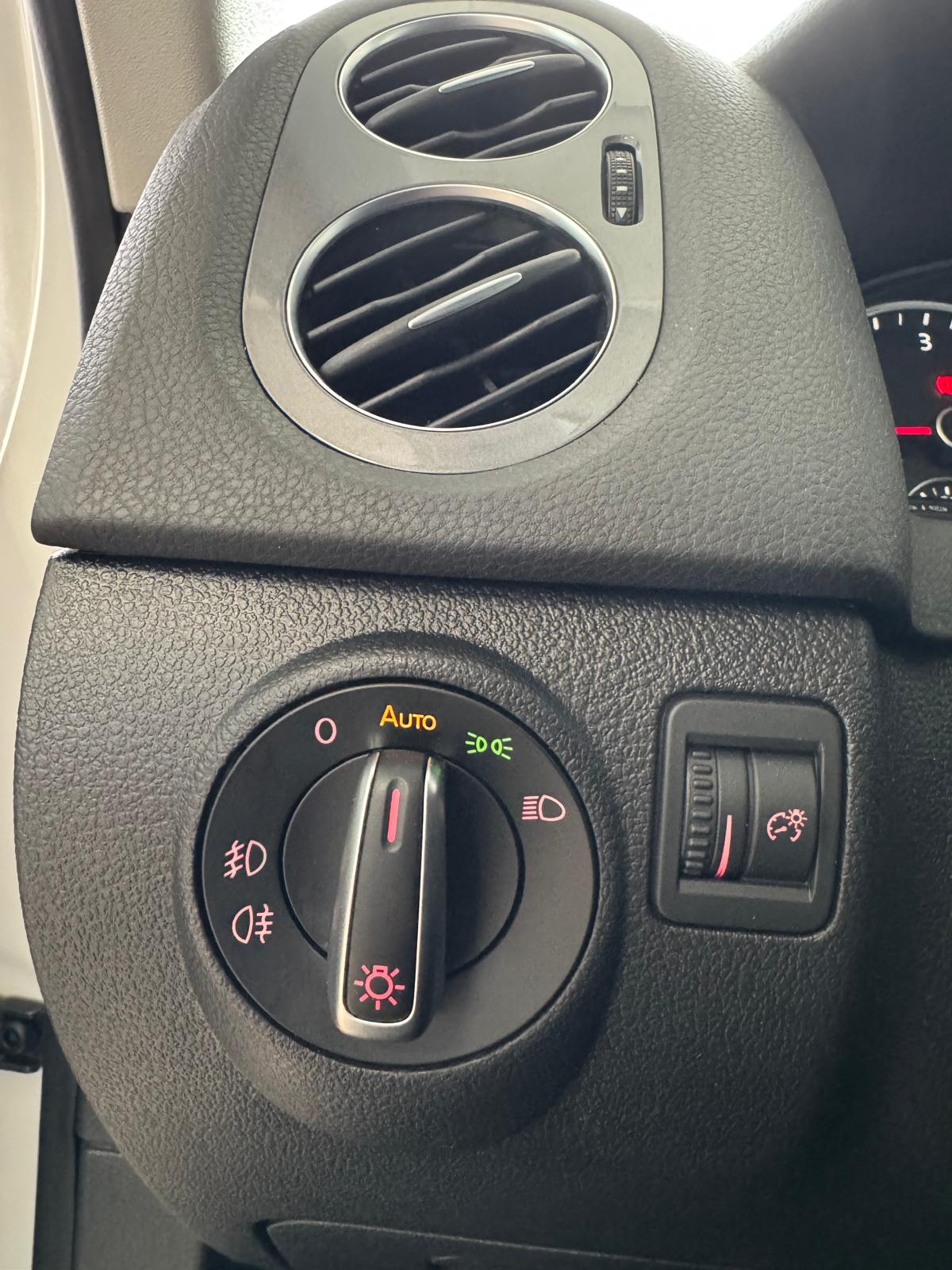 VOLKSWAGEN TIGUAN 2.0 TDI 140Cv Sport 4X2