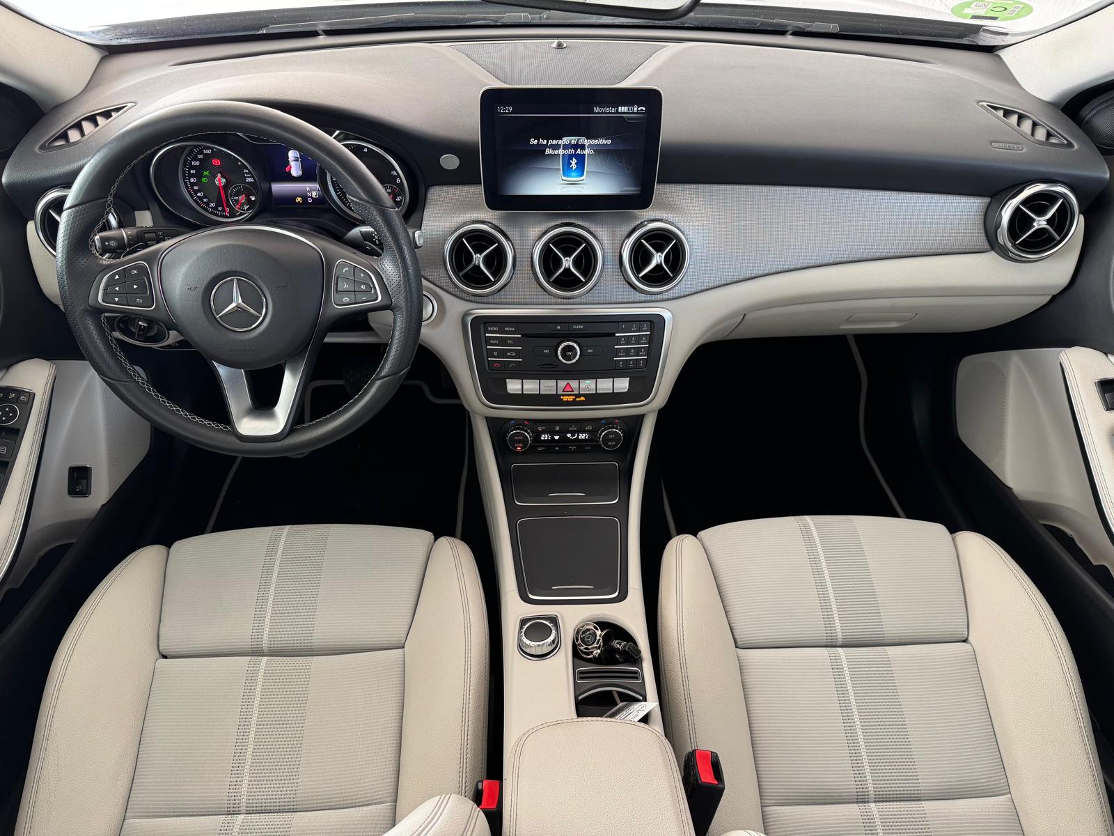 MERCEDES GLA 200d 136c Automático