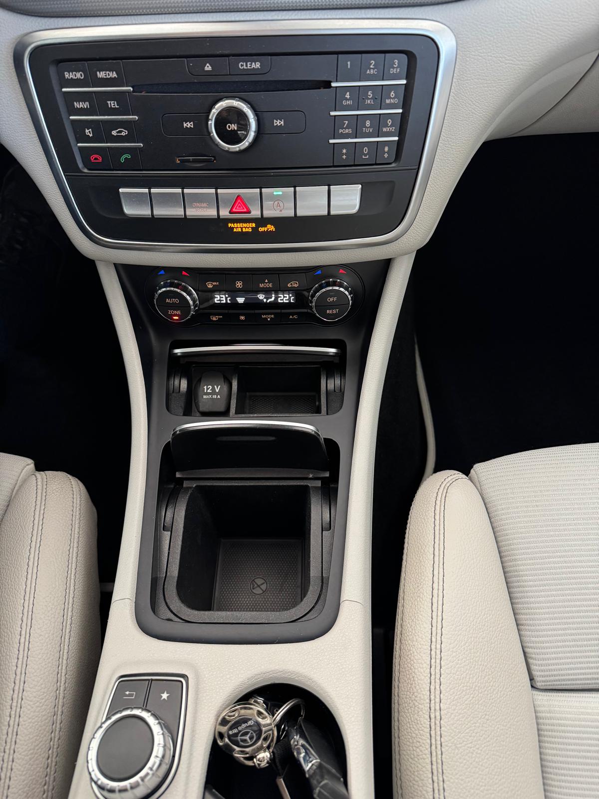 MERCEDES GLA 200d 136c Automático