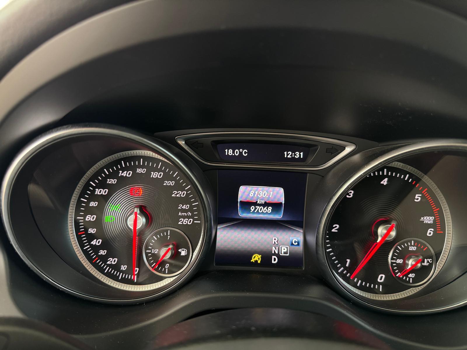 MERCEDES GLA 200d 136c Automático