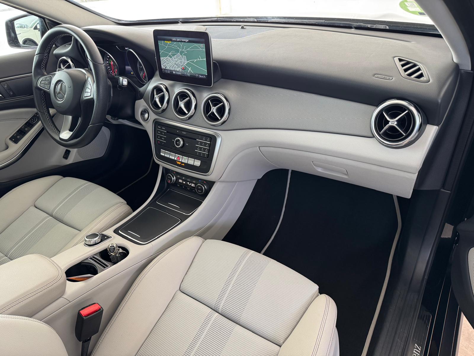 MERCEDES GLA 200d 136c Automático