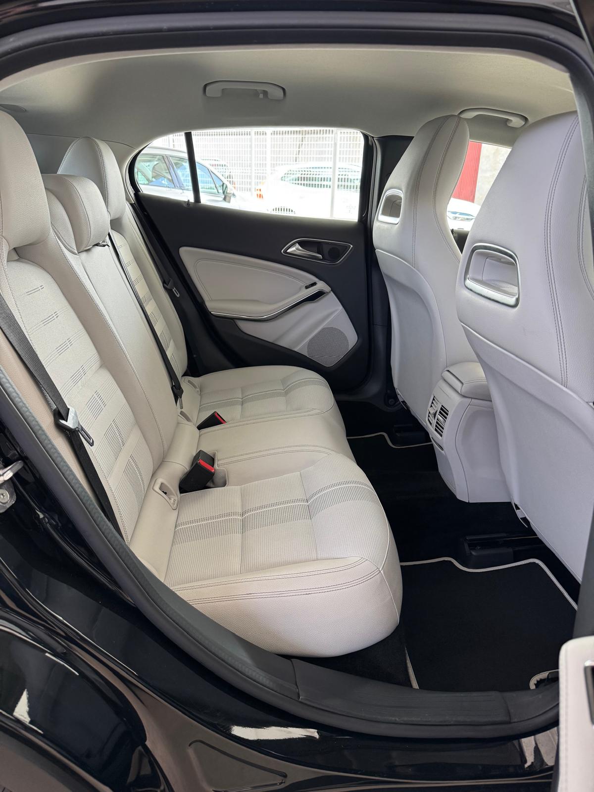 MERCEDES GLA 200d 136c Automático