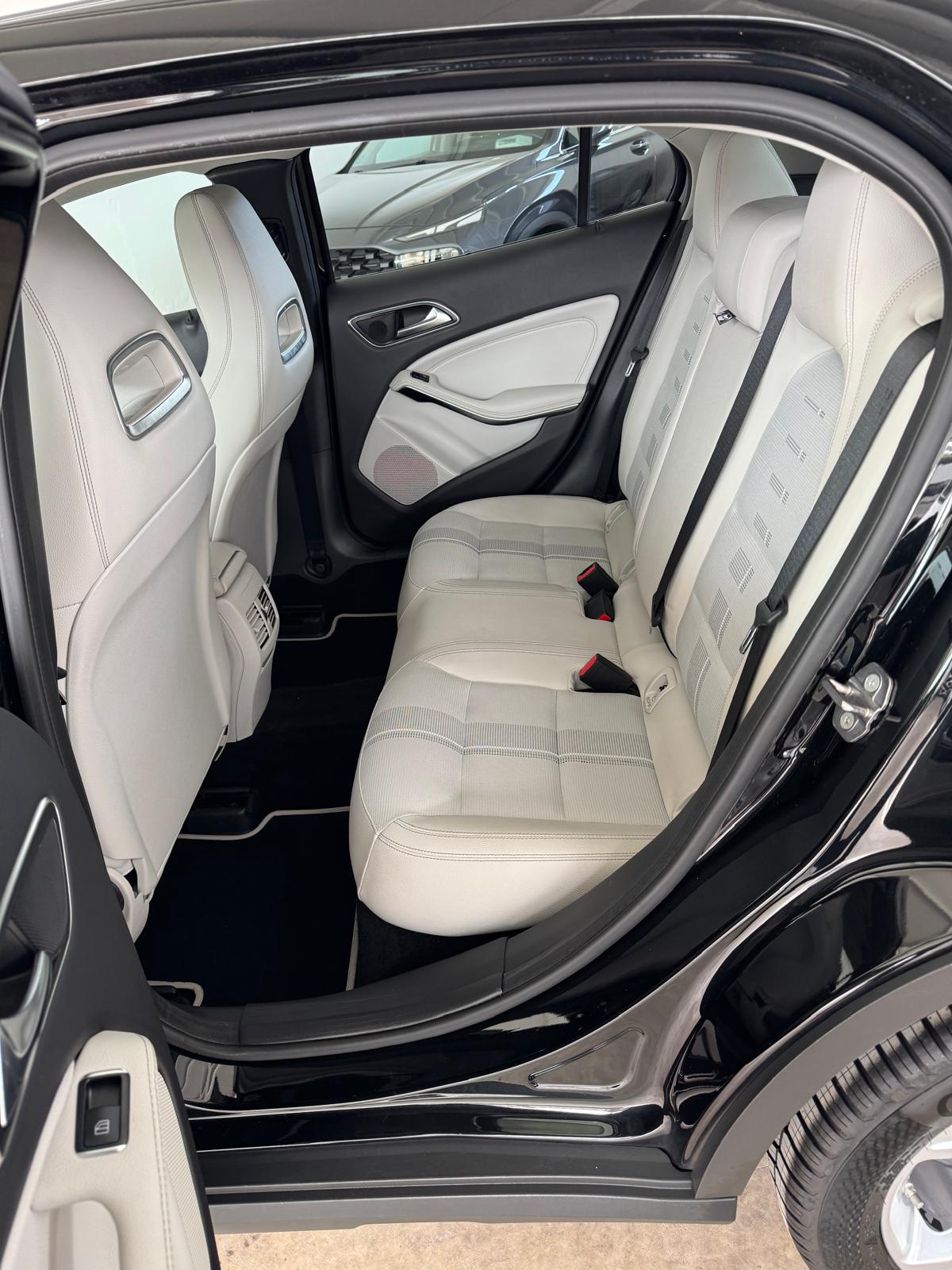 MERCEDES GLA 200d 136c Automático