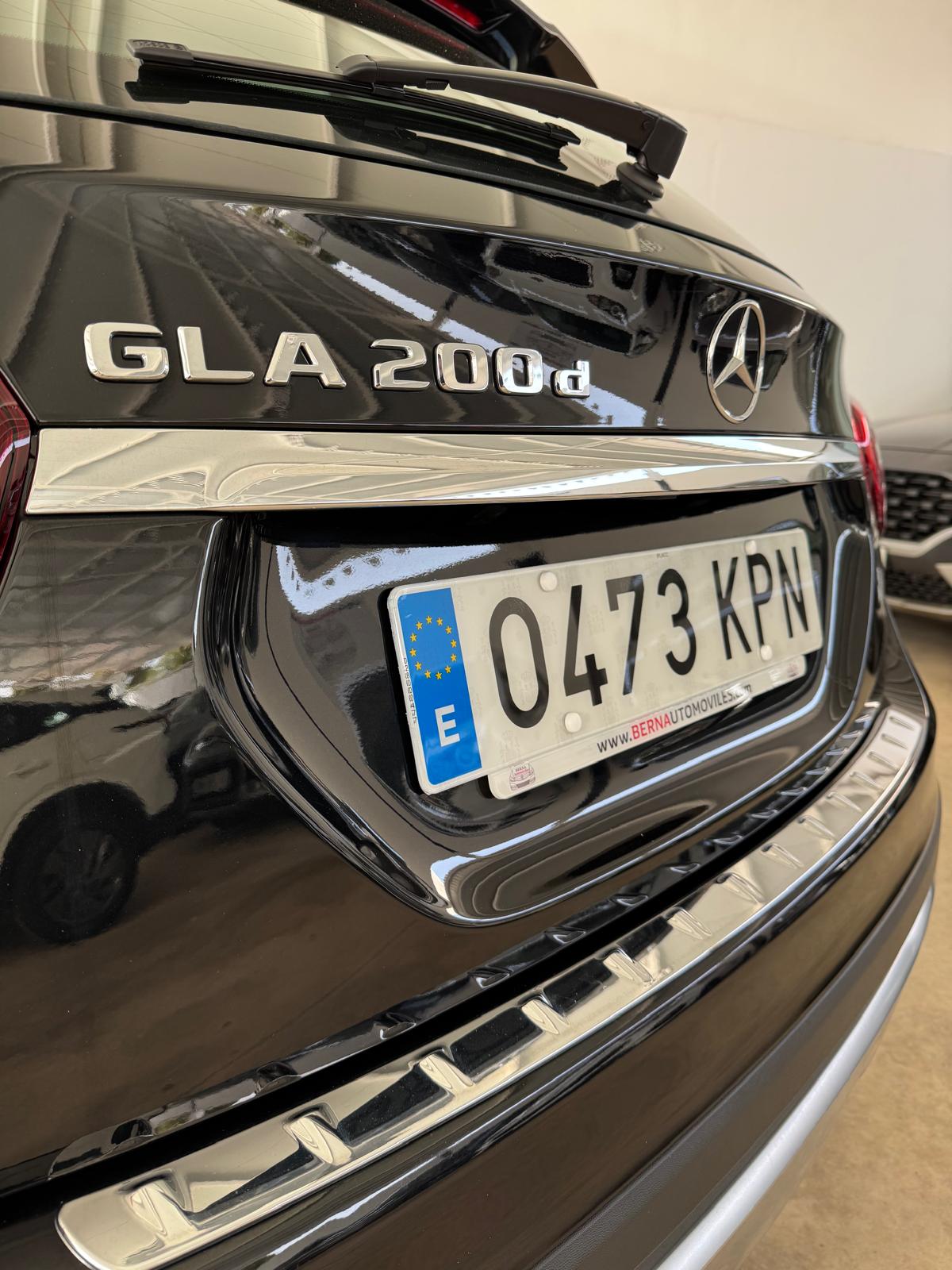 MERCEDES GLA 200d 136c Automático