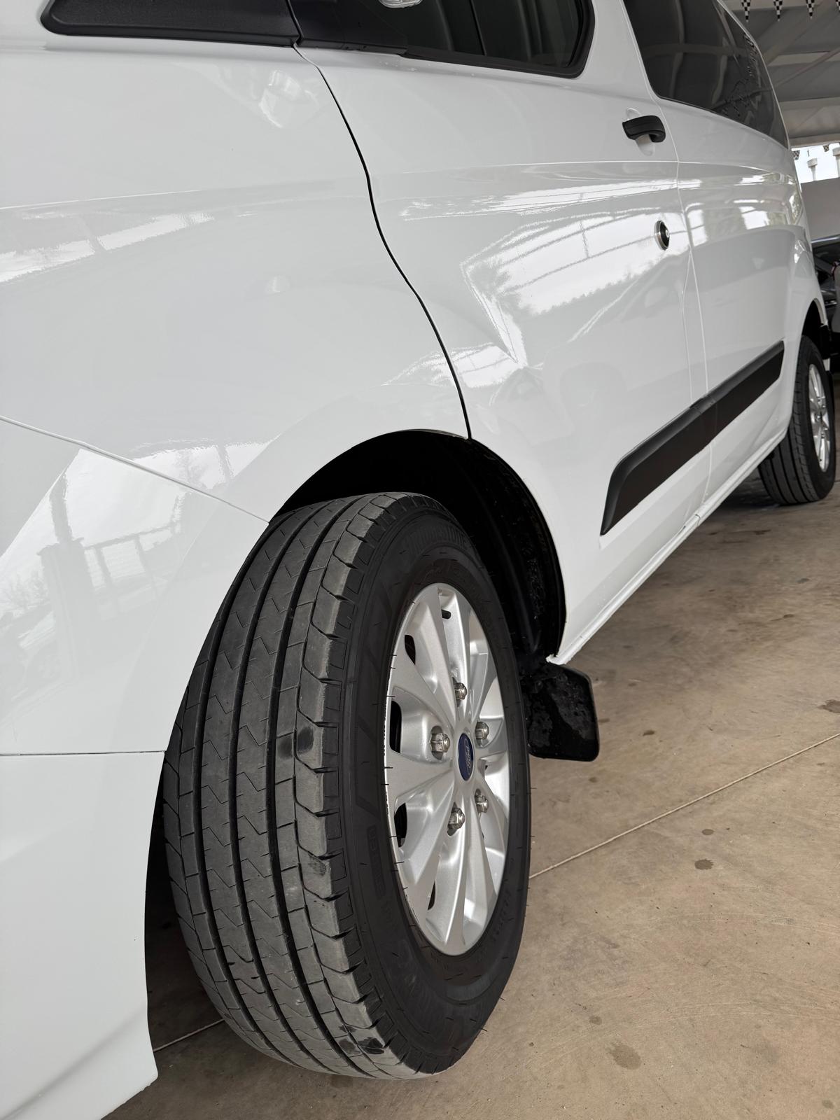 FORD TRANSIT CUSTOM 9 PLAZAS 2.0 TDCI 150CV MHEV *ECO*