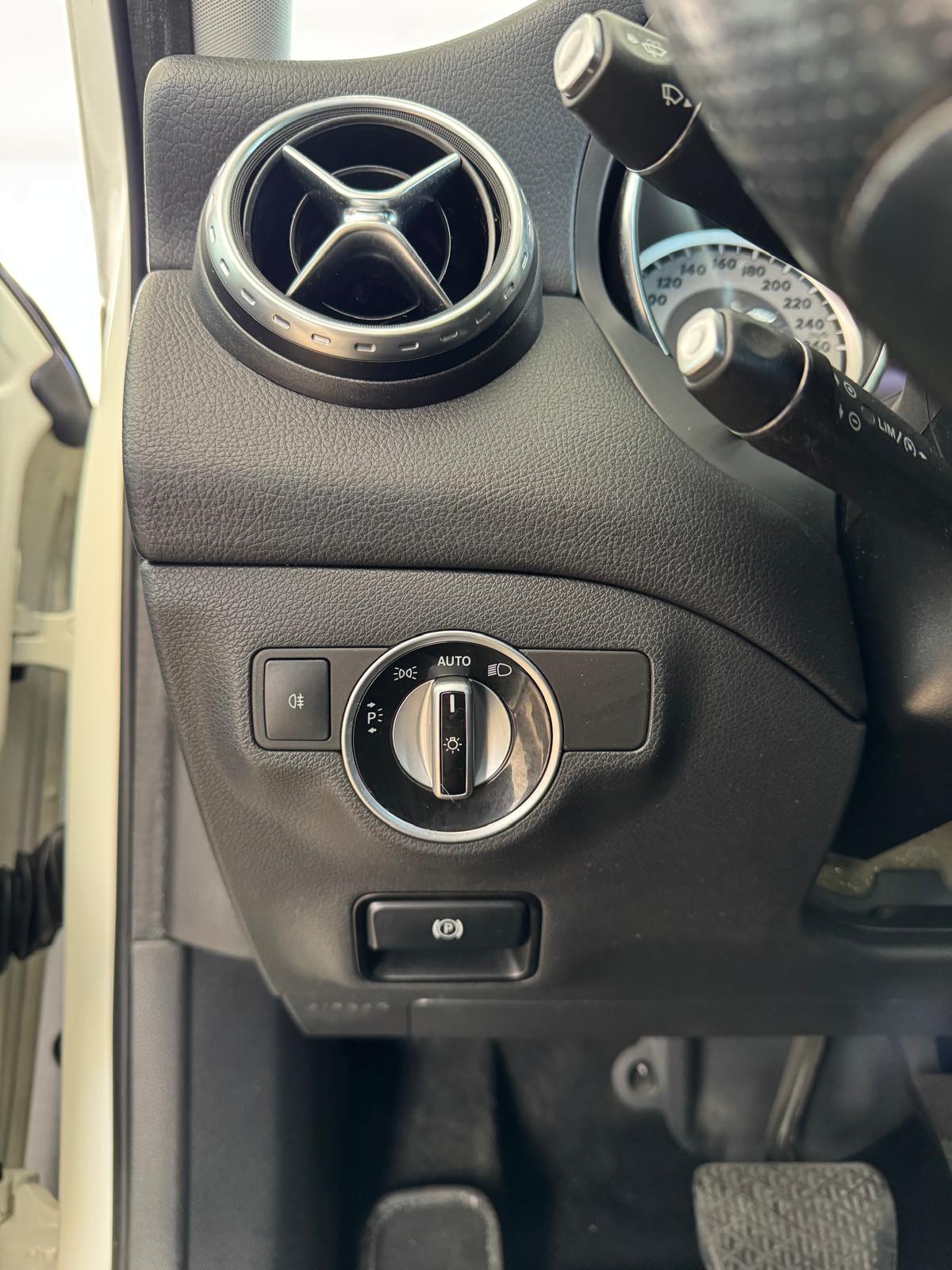 MERCEDES GLA 200d 136Cv Automático *Sin AdBlue*