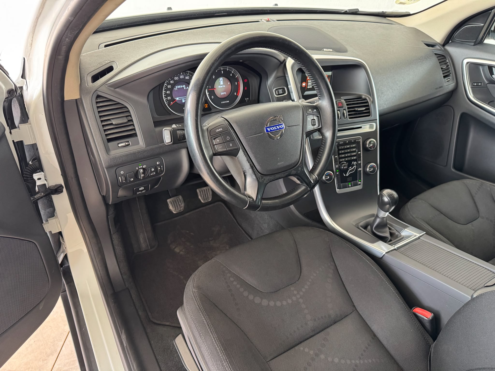 VOLVO XC60 2.0 D3 136Cv 4X2