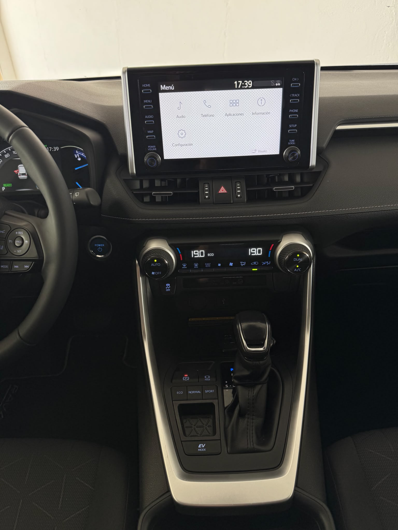 TOYOTA RAV4 2.5l Hybrid 220H AUTO Advance *ECO*