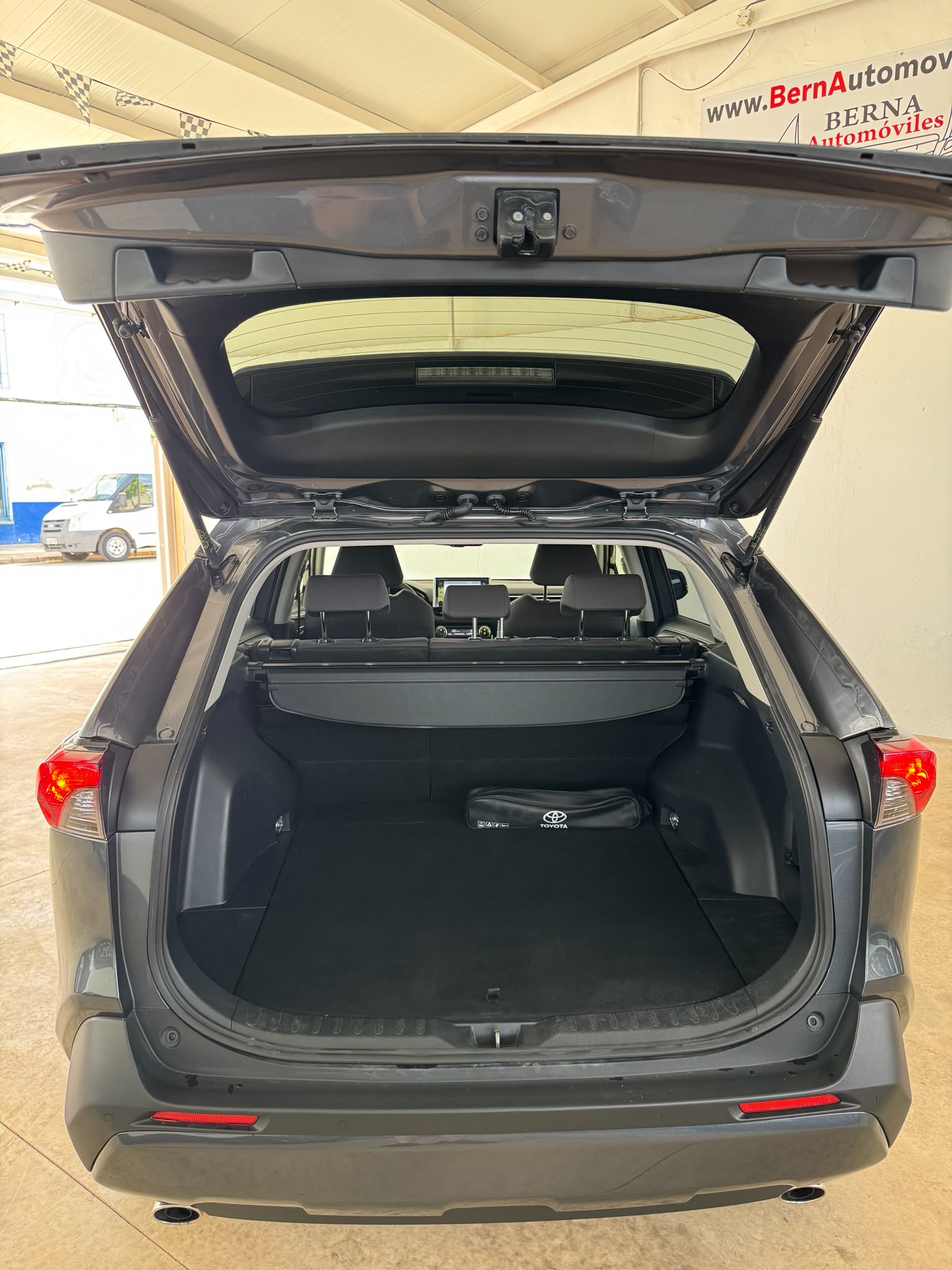 TOYOTA RAV4 2.5l Hybrid 220H AUTO Advance *ECO*
