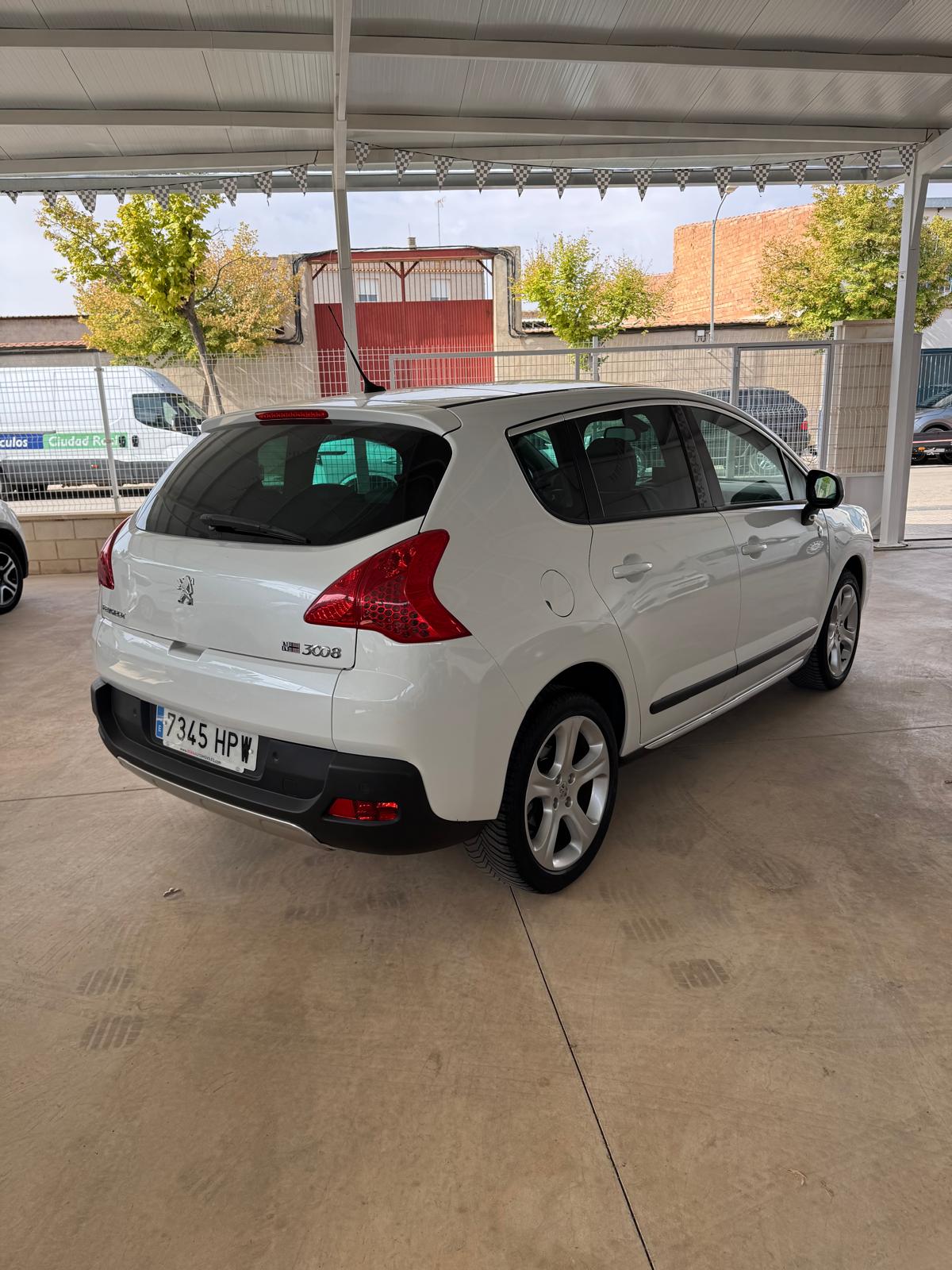 PEUGEOT 3008 1.6 HDI 115Cv *Sin AdBlue