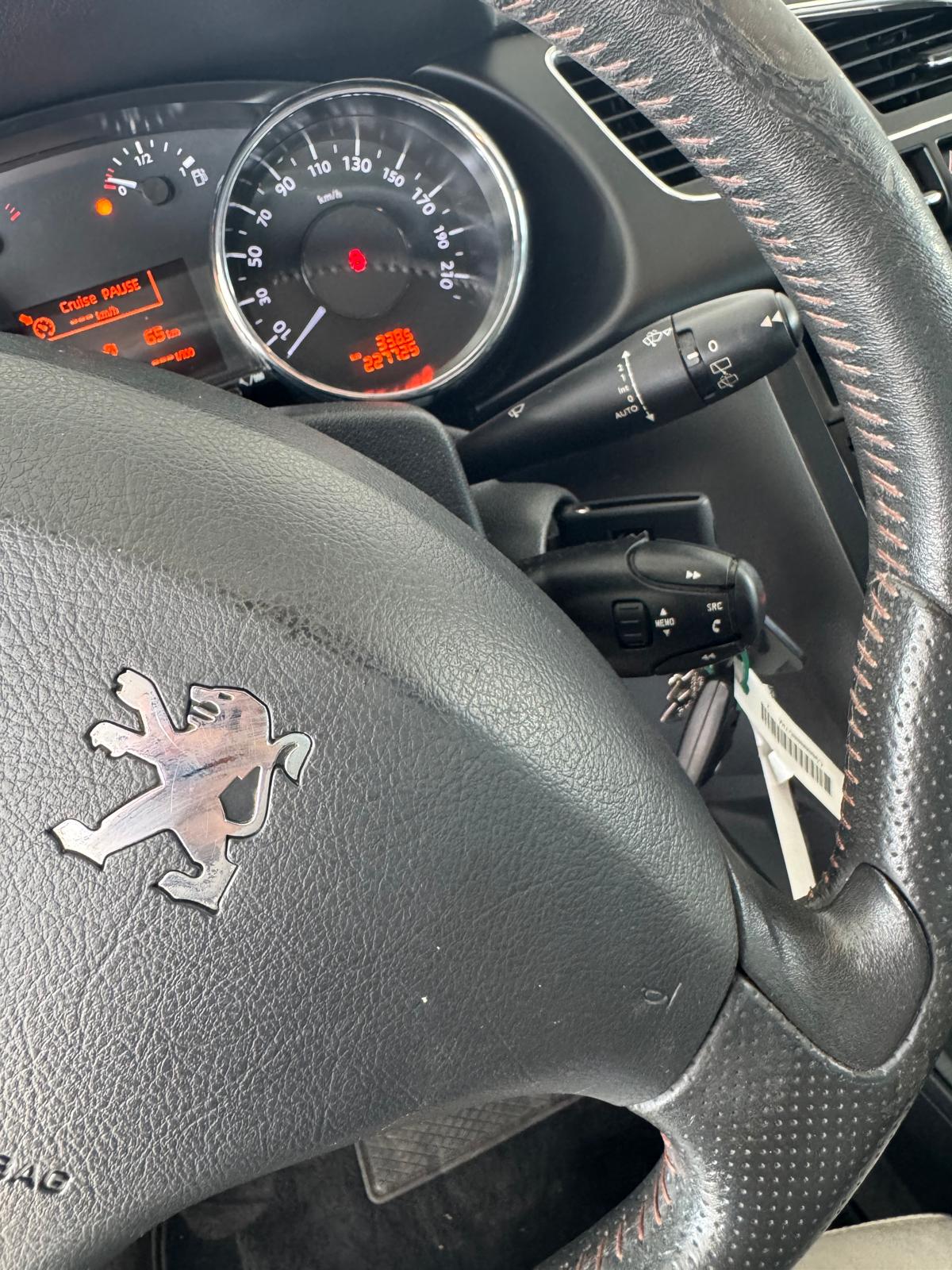 PEUGEOT 3008 1.6 HDI 115Cv *Sin AdBlue
