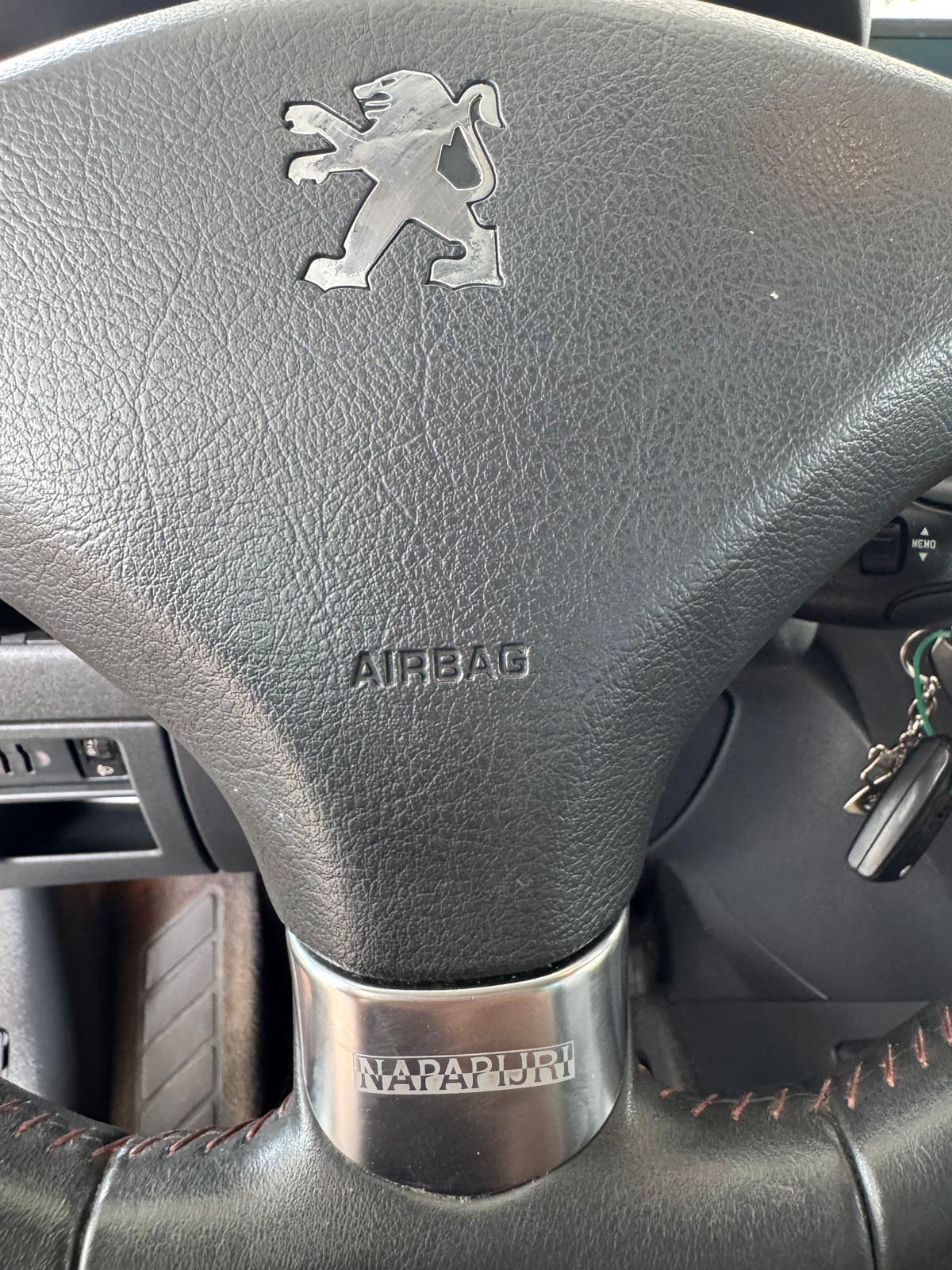 PEUGEOT 3008 1.6 HDI 115Cv *Sin AdBlue