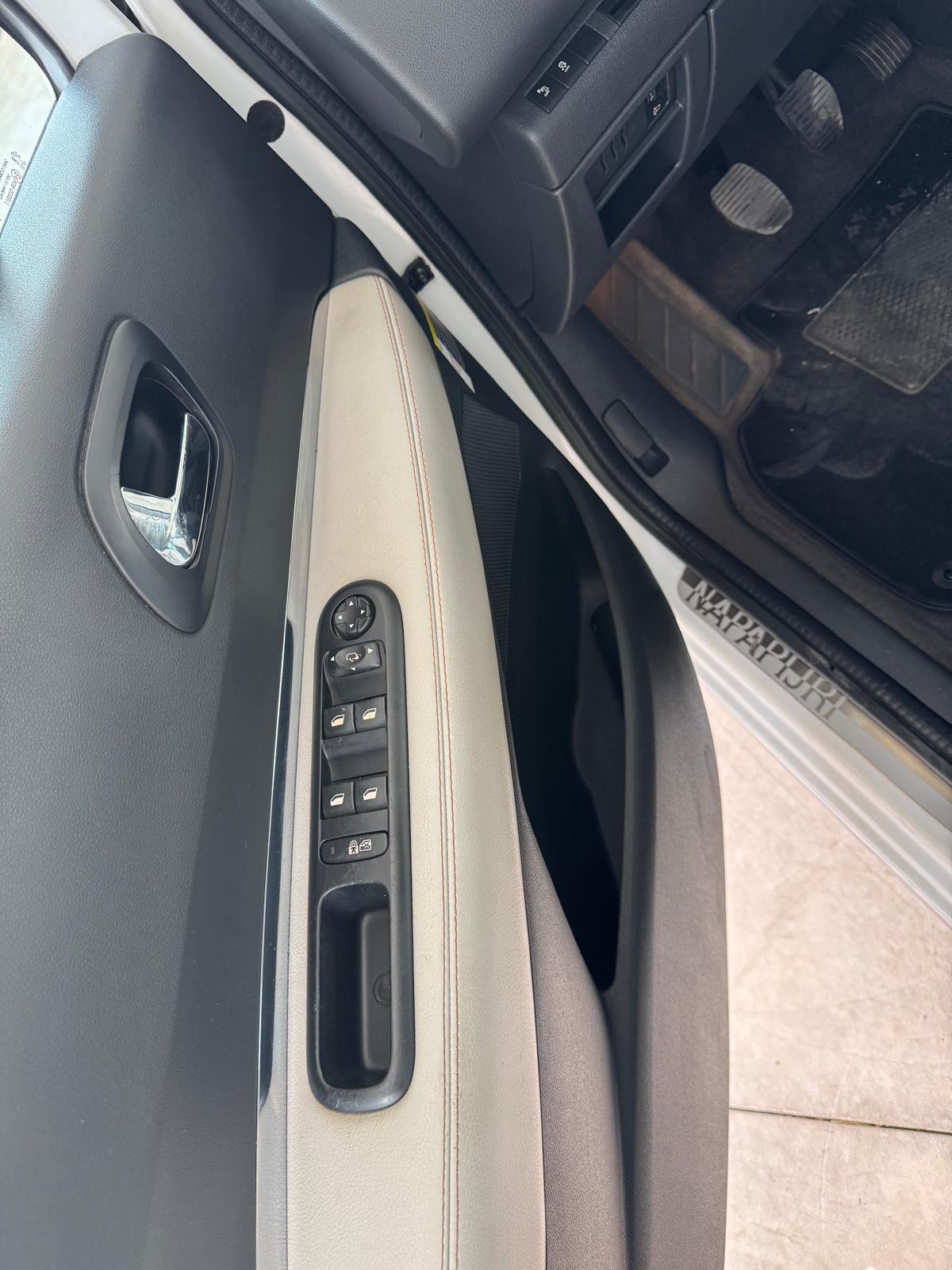 PEUGEOT 3008 1.6 HDI 115Cv *Sin AdBlue