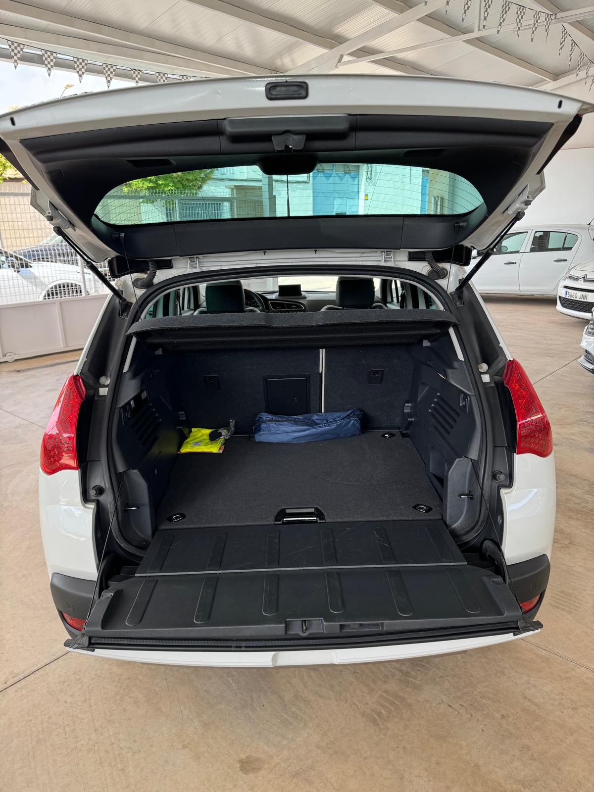 PEUGEOT 3008 1.6 HDI 115Cv *Sin AdBlue