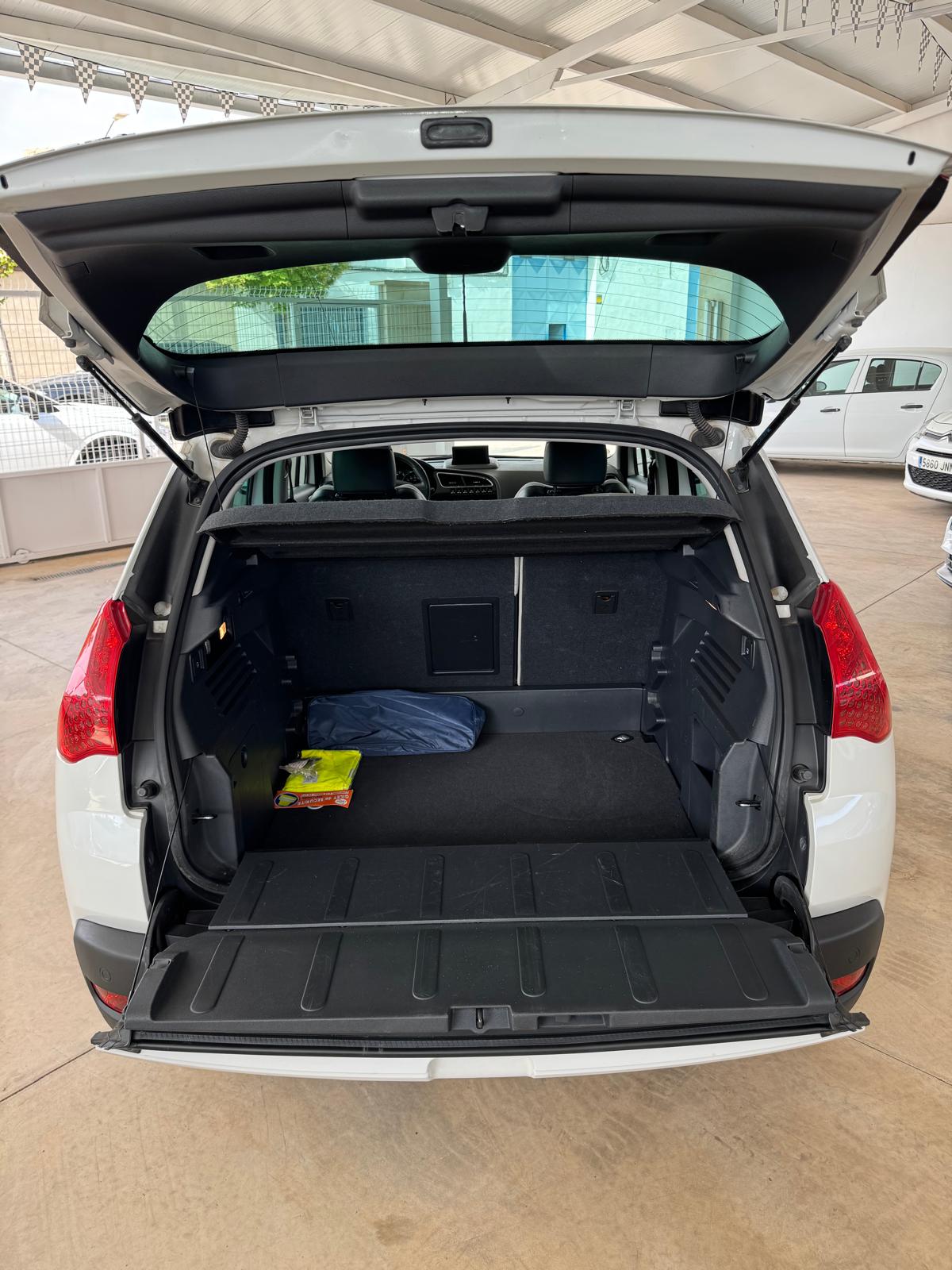 PEUGEOT 3008 1.6 HDI 115Cv *Sin AdBlue