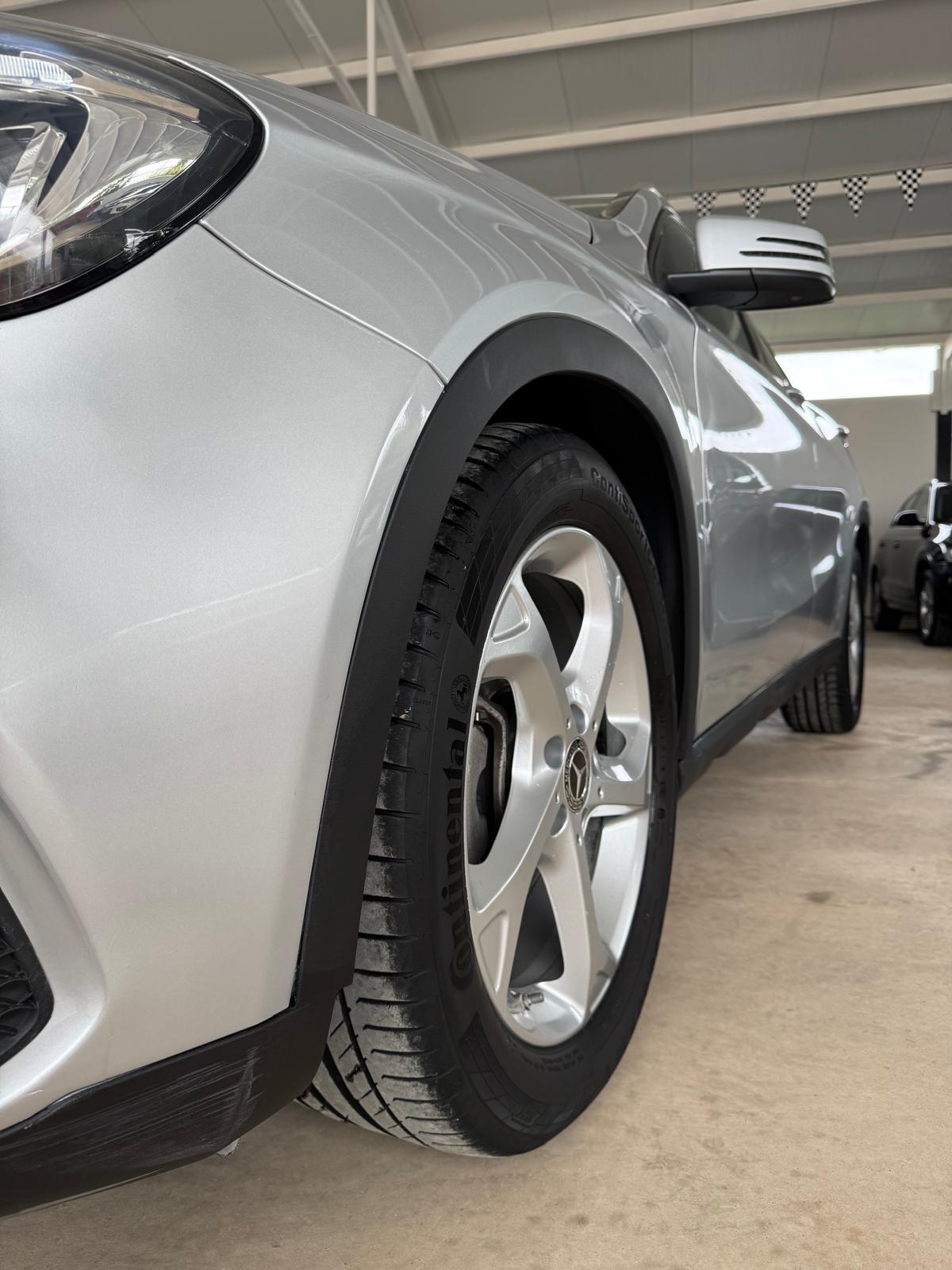 MERCEDES GLA 200d 136Cv Automático
