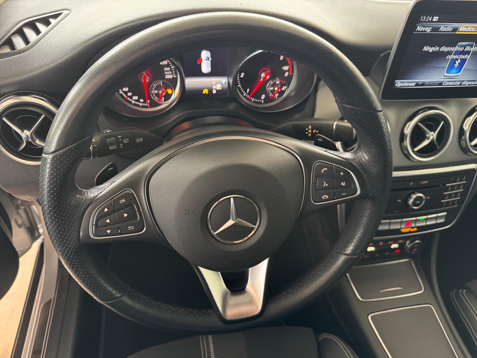 MERCEDES GLA 200d 136Cv Automático