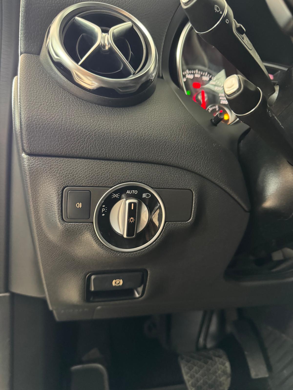 MERCEDES GLA 200d 136Cv Automático