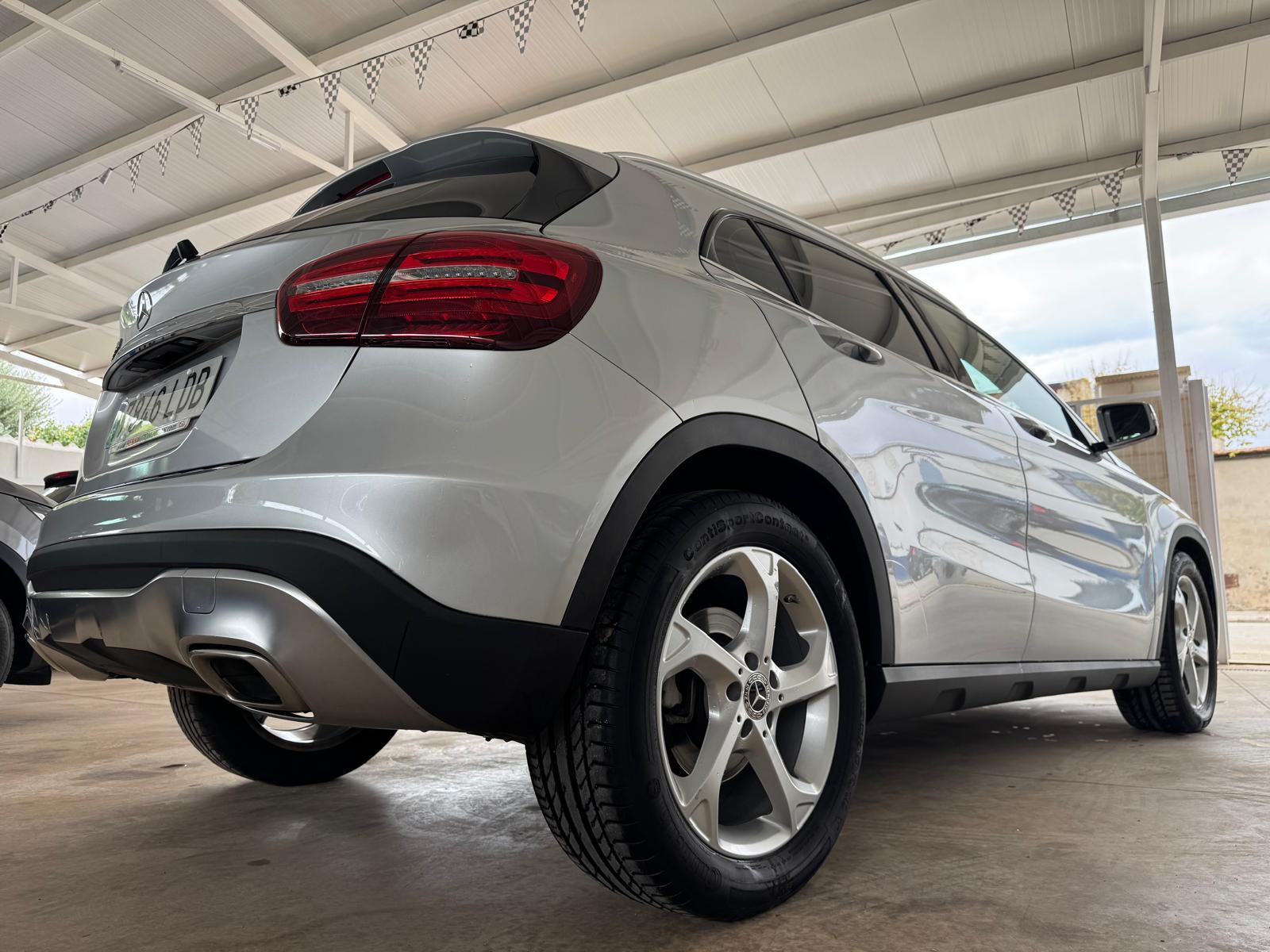 MERCEDES GLA 200d 136Cv Automático