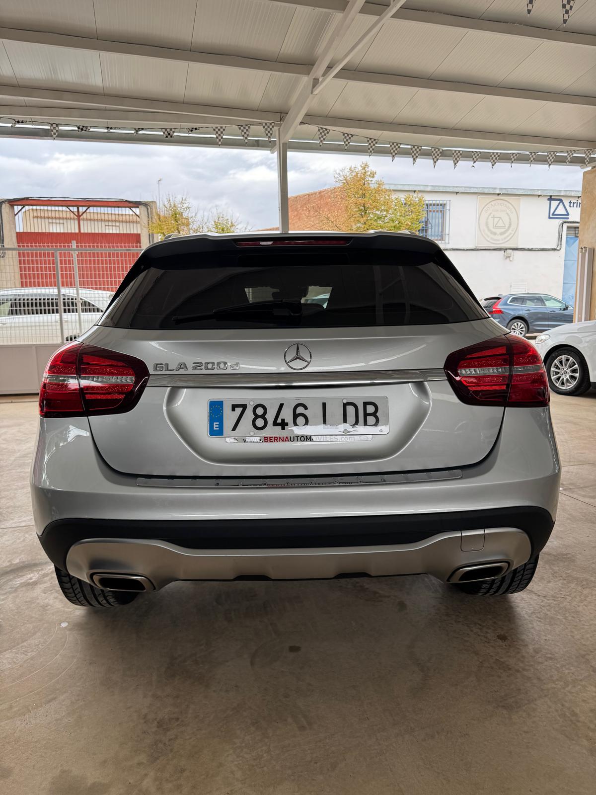 MERCEDES GLA 200d 136Cv Automático