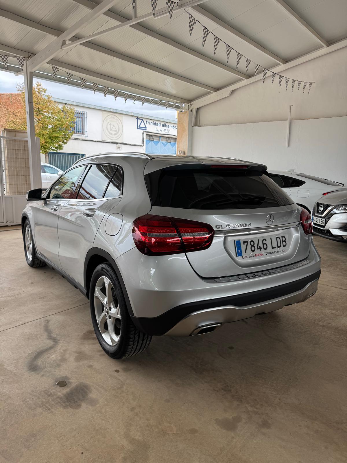MERCEDES GLA 200d 136Cv Automático