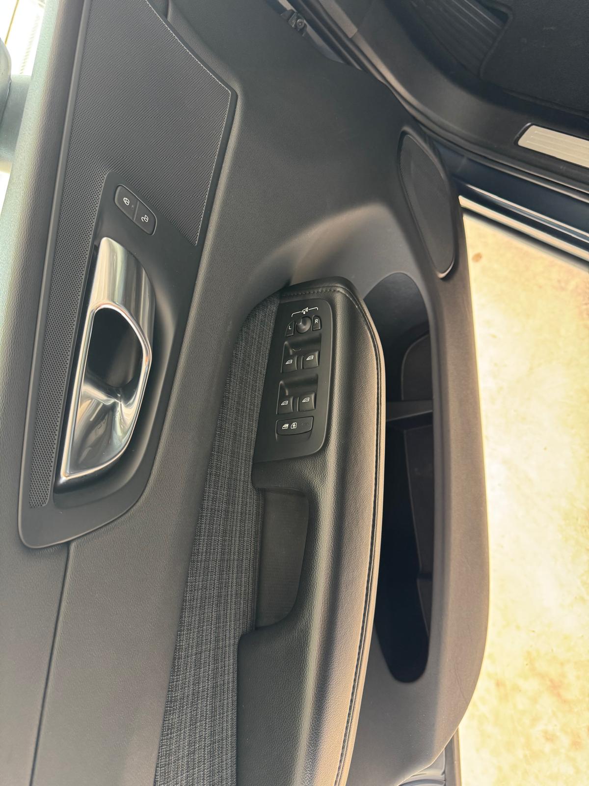 VOLVO XC60 B4 D 197Cv Automático