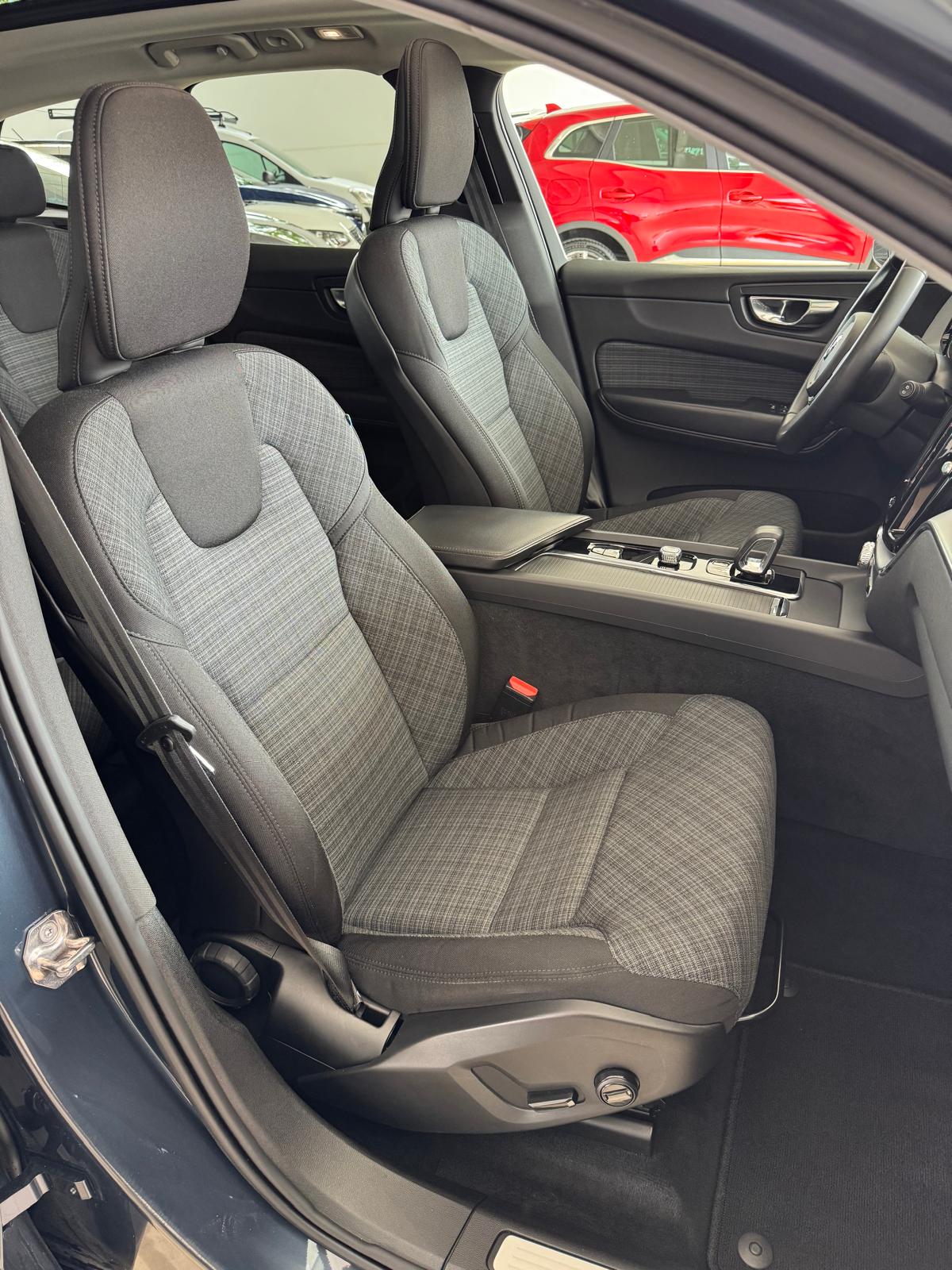 VOLVO XC60 B4 D 197Cv Automático